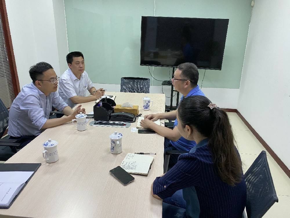 无锡市工信局领导来杏彩体育(中国)官方网站-杏彩 SPORTS科技开展“三联三解”活动